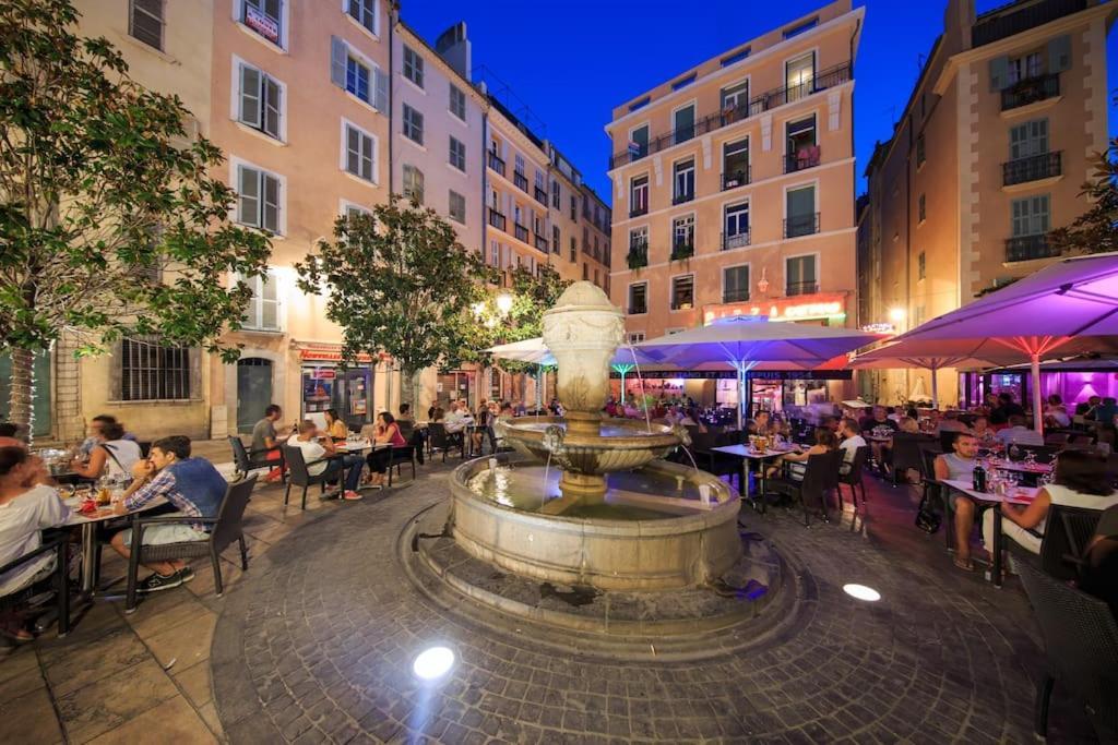 Appartement Neuf Au Coeur De Tolone Esterno foto